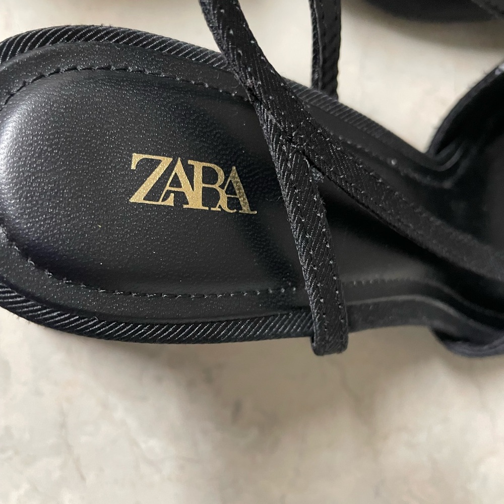 Zara Women's Elegant Black Slingback Heels - Picture 7 of 8